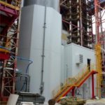 Cabina insonorizada en un entorno industrial